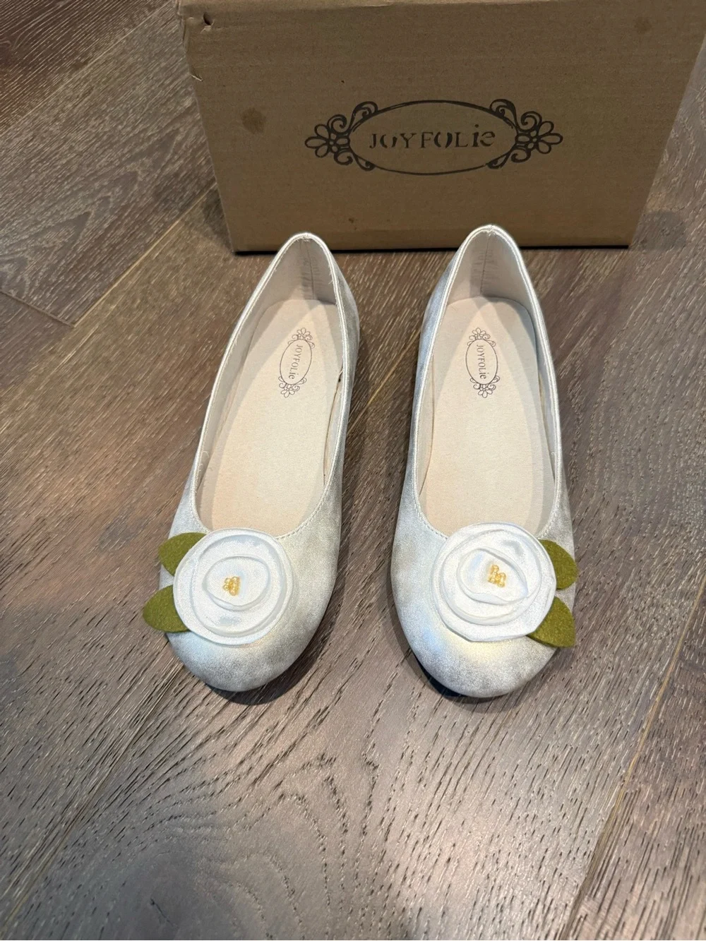 Joyfolie Silver Floral Applique Girls' Ballet Flats brand new size Y3